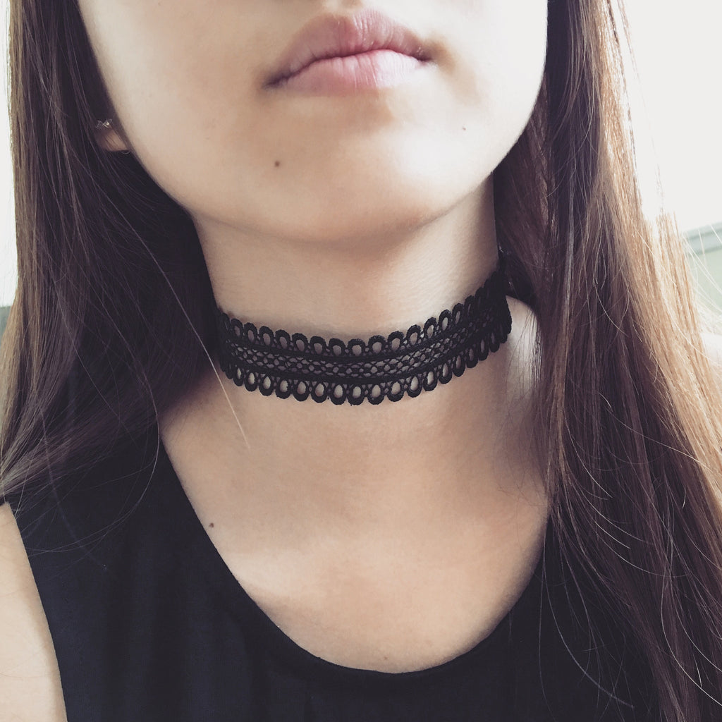 Lovely cut-out choker necklace
