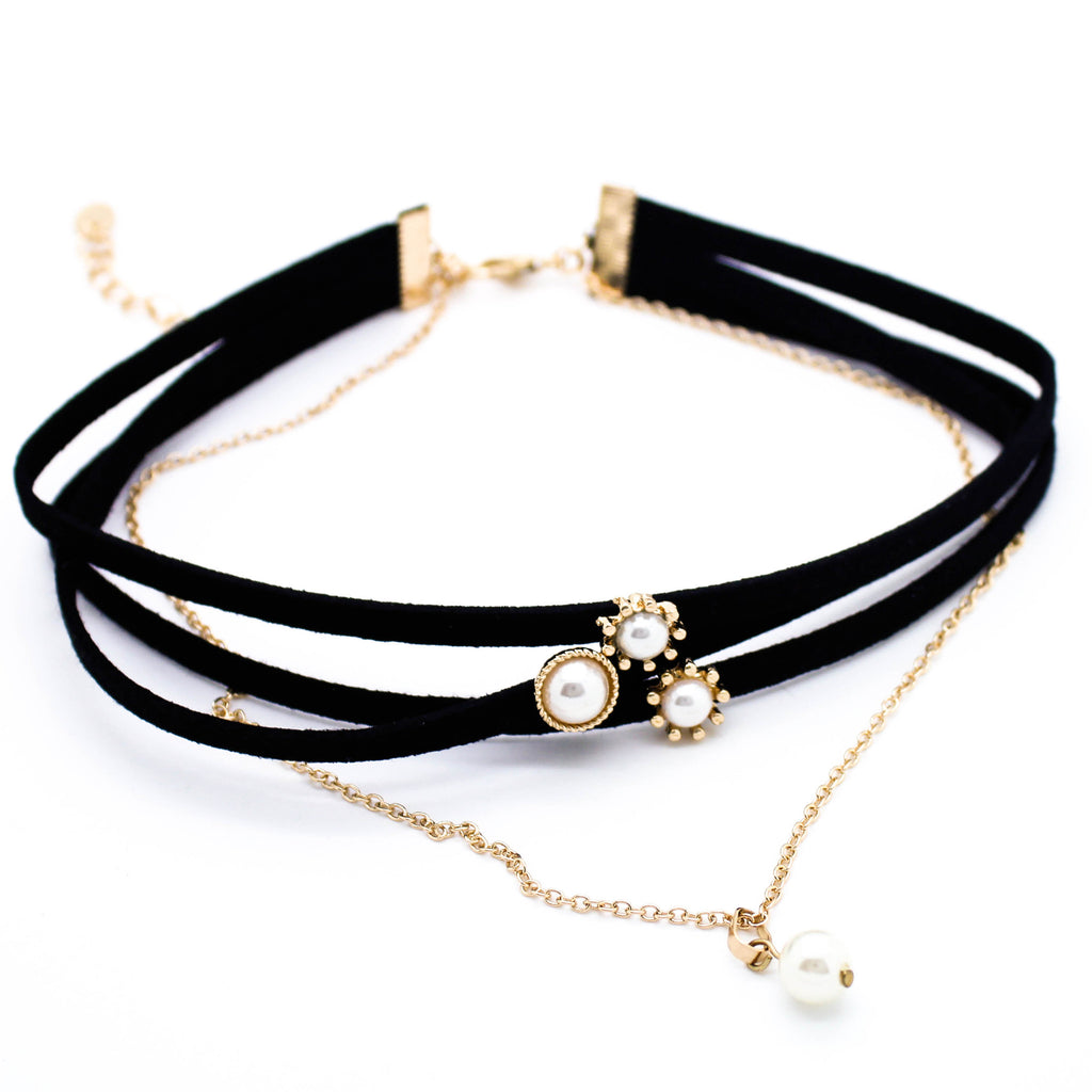 Pearl layer choker necklace