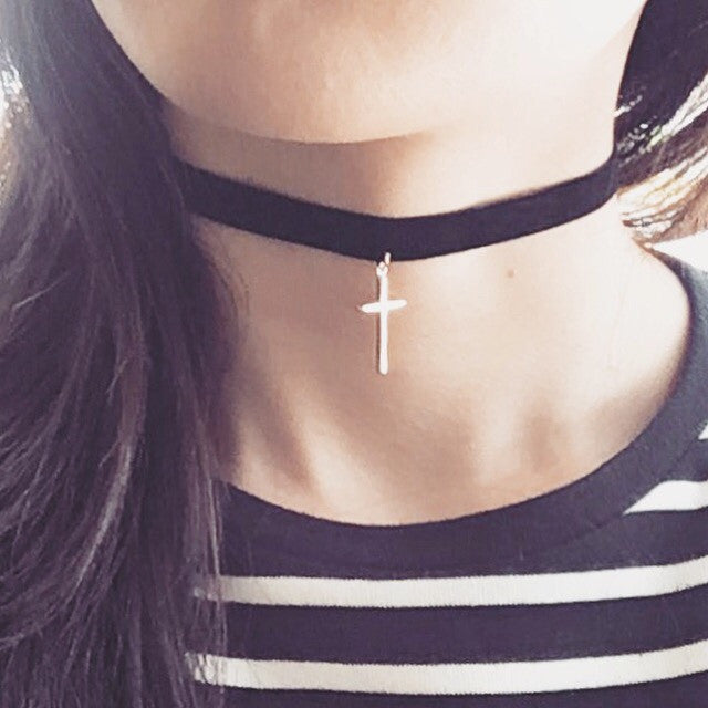 Cross velvet choker necklace