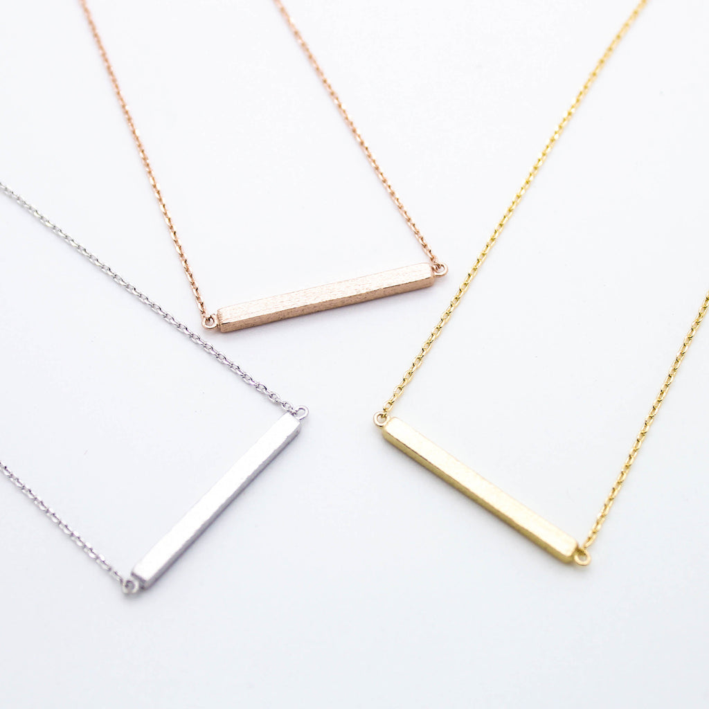 Solid bar necklace