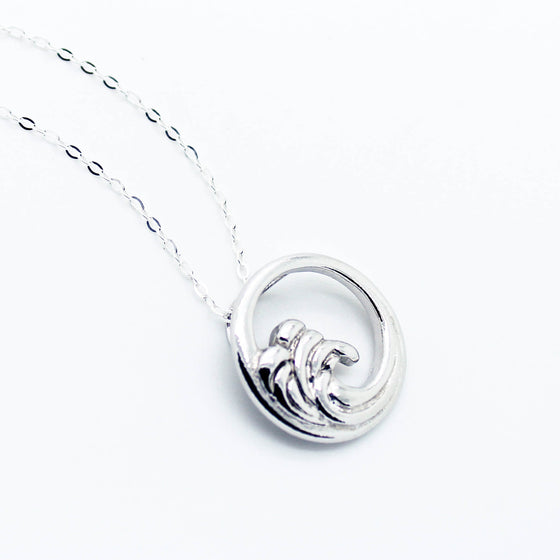 Waves sterling silver necklace