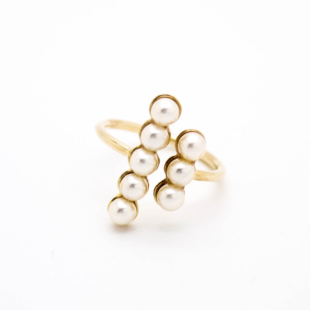 Pearl bar ring