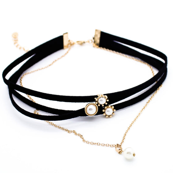 Pearl layer choker necklace