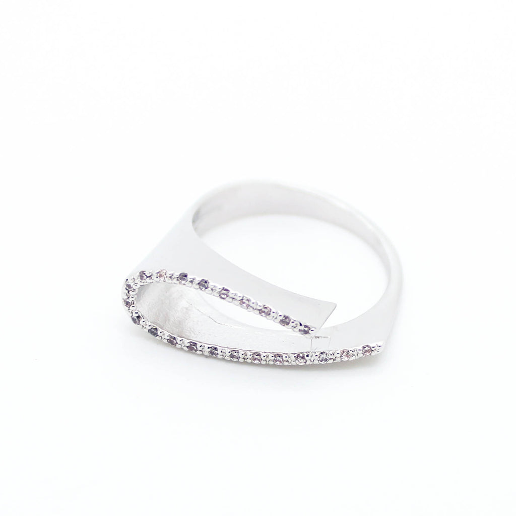 Curved line ring