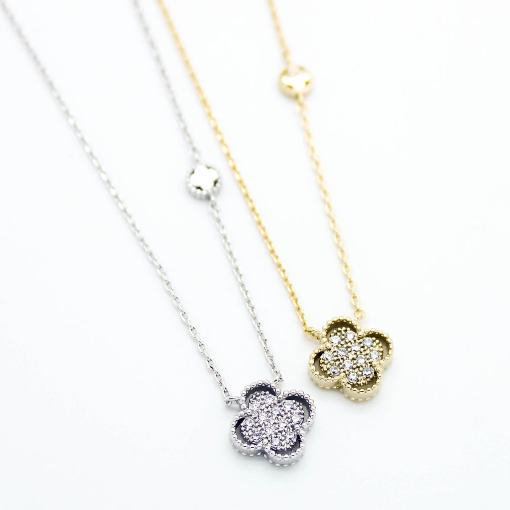 Clover necklace