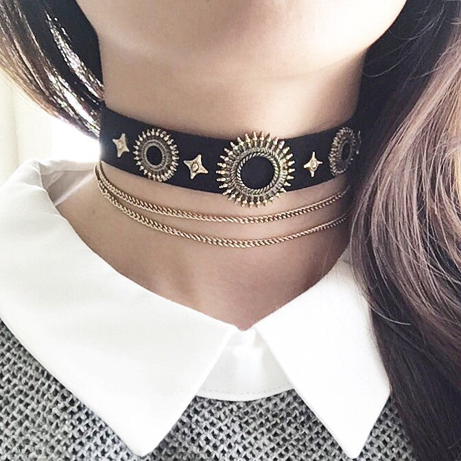 On pointe choker necklace (2 colors)