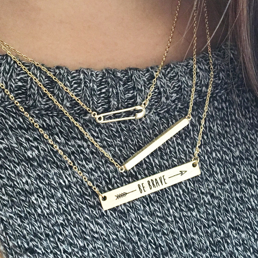 Solid bar necklace