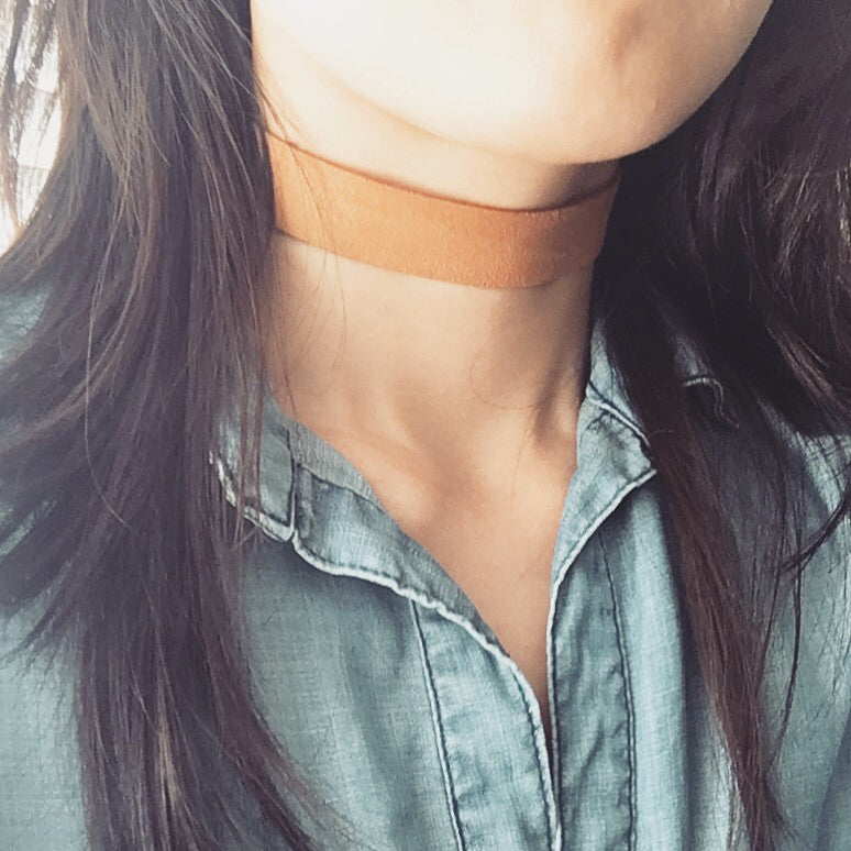 Simple suede choker necklace (2 colors)