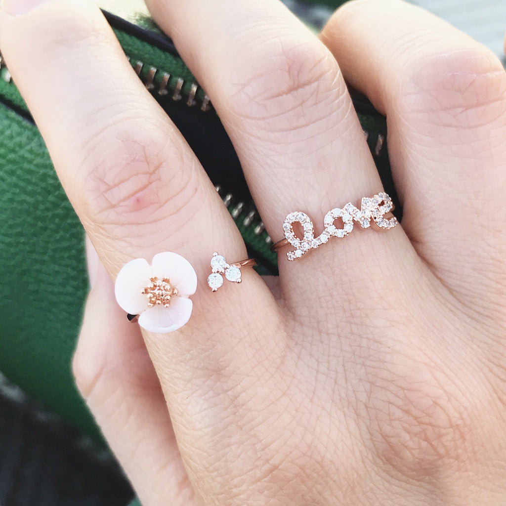 Delicate petals ring