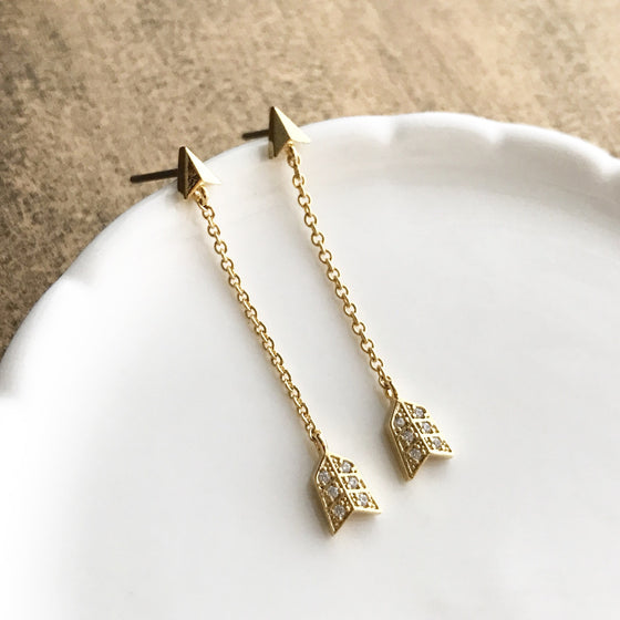 Arrow stone earrings