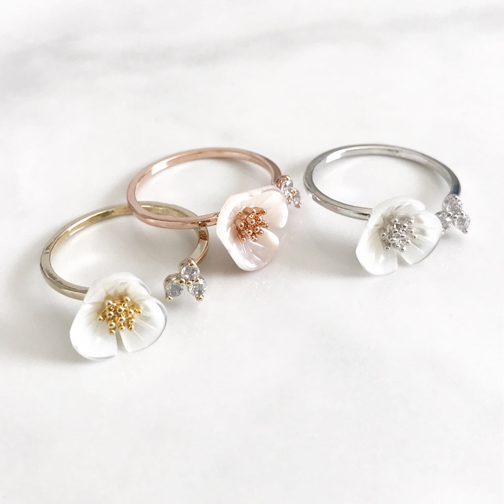 Delicate petals ring