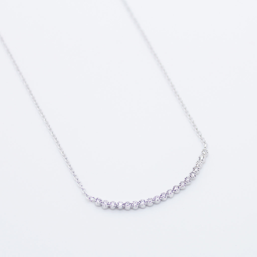 Curved bar necklace